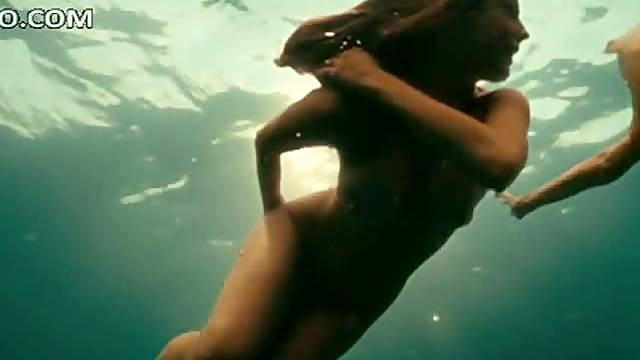 Hot Underwater Lesbian Action With Kelly Brook & Riley Steele