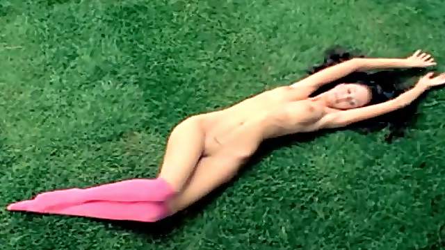 Hot Brunette Shows Her Sexy Body As Well As Her Outfits For Fall