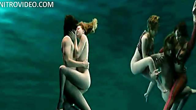 Evan Rachel Wood Totally Naked Underwater