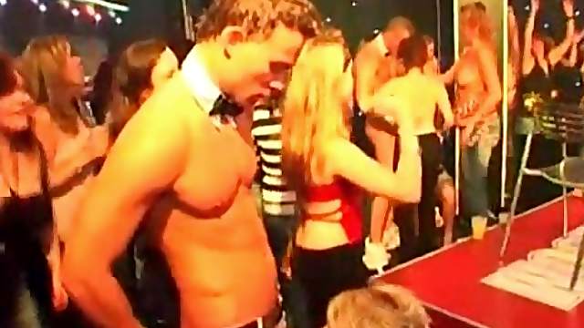 Dick addict babes blowing strippers at sex party