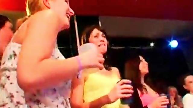Afro hot stripper dances with girls at a sex party