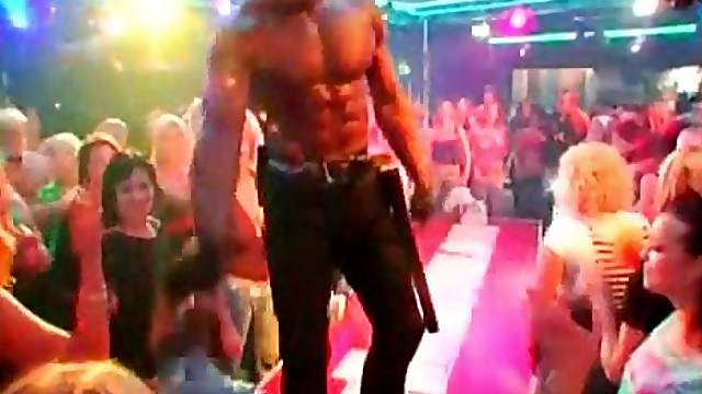 Afro muscled strippers dancing at CFNM sex party
