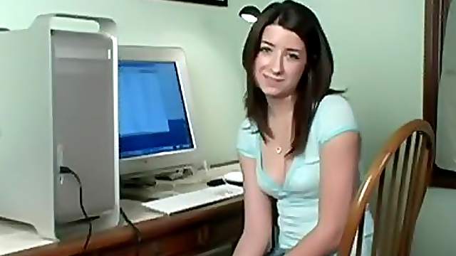 Sensual Amateur Brunette and Plays With her Round Ass and Shaved Pussy