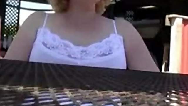 Amateur Girl Having an Orgasm In a Restaurant