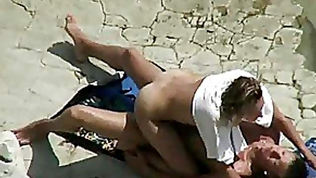 Couple Spyed Having Sex on the Beach