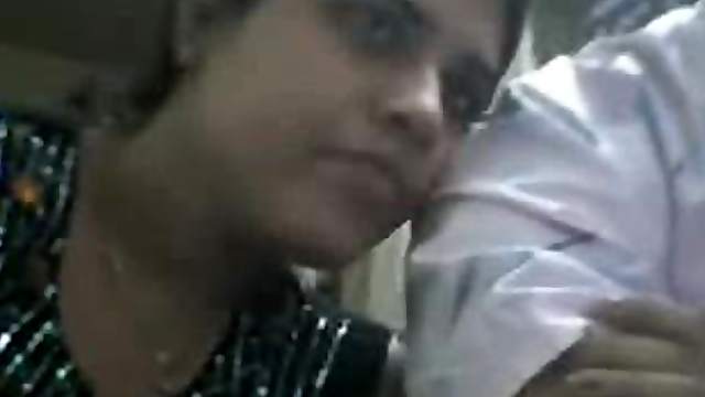 Webcam catches sexy Indian babe in action with her man