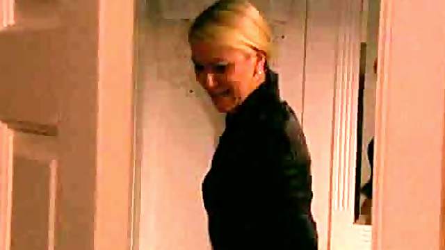 Sensual Blonde Babe Zoe Lucker Looks Bonerific Wearing a Bikini