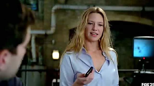 Hot Blonde Actress Anna Torv All Wet In a Sexy Black Bikini