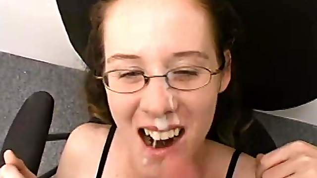 Cum-hungry bitch in glasses milks a prick dry on her face