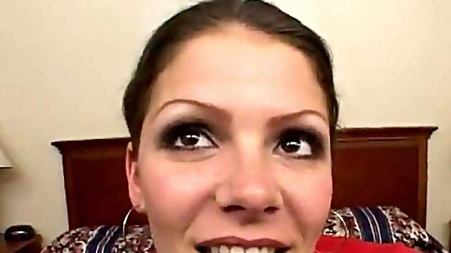 Unbelievable Amber Simpson Serves A Delicious Blowjob