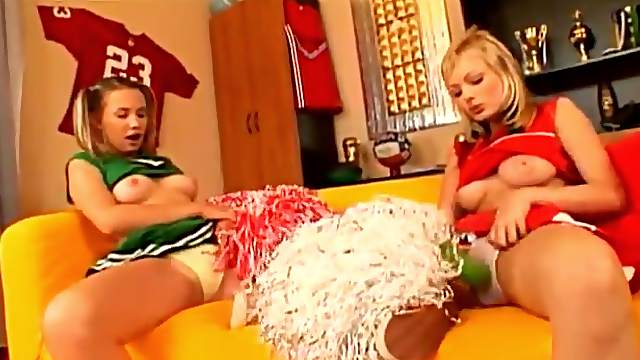 Two pretty chicks are having the best threesome of their careers