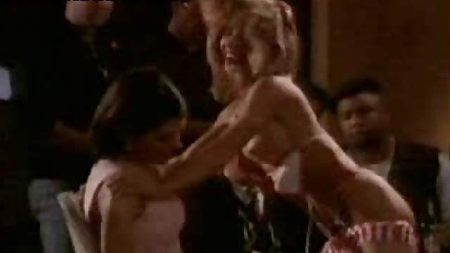 Busty Jennifer Wolf Gives Elizabeth Wagner a Hot Topless Lap Dance