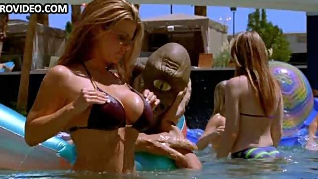 Incredibly Hot Babe Vanessa Marcil Sunbathing In a Sexy Bikini