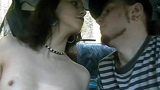 Backseat head from a horny teen brunette