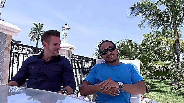 Gay daddy sucks Castro Supreme's BBC and welcomes it in his ass