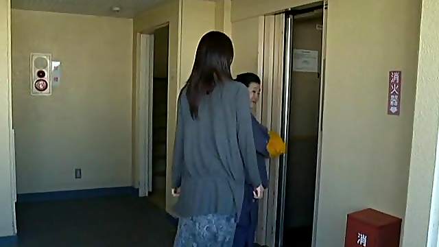 Appealing Asian milf getting her pussy sucked and drilled