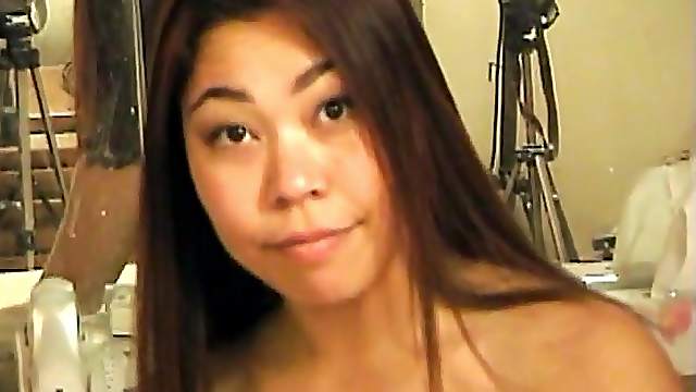 Fucktastic Asian brunette Kiwi Ling gets screwed on the bed