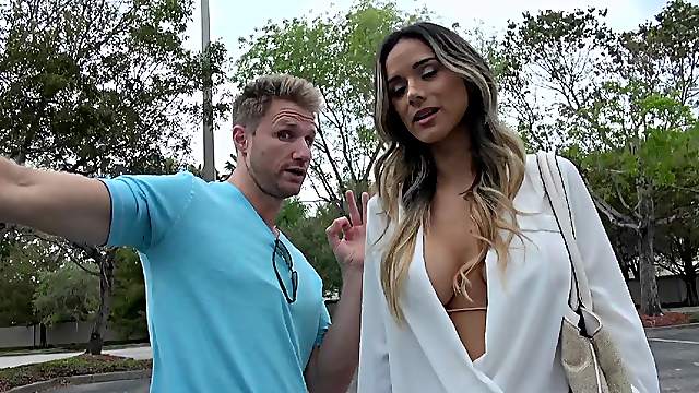 Stunning Zenida Gets Her Pussy Licked Before Going Hardcore