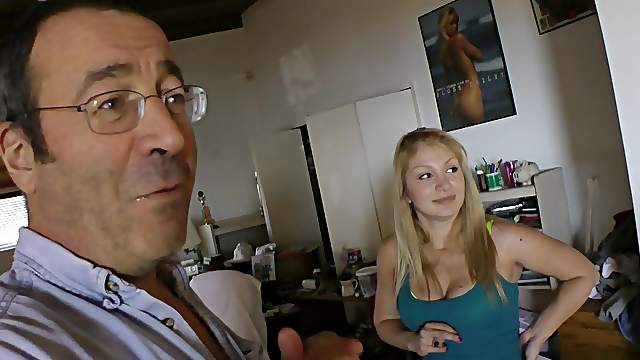 Reality Backstage Video of a Busty Chick Showing Cleavage