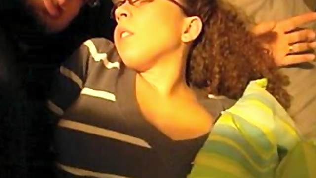 A guy rubs his dick against his GF's butt in homemade clip