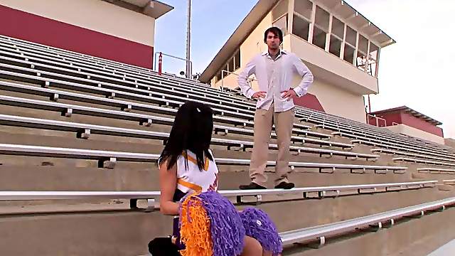 Eva Ellington gets pussy licked and banged in cheerleader's unifrom before facial