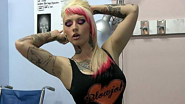 Behind the scene with desirable beauties Jessie and Tory Lux