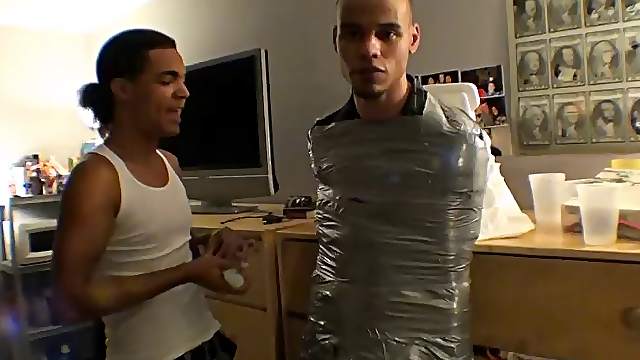 Gays gets ready to have sucking experience