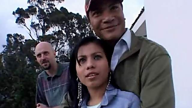 Sweet amateur Latina gets laid in a hotel room and cleans up