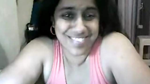 Pretty 40yo Desi Aunty Prolapses Her Phat Ass on Cam