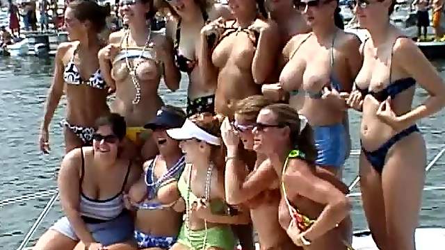 Boner Popping College Babes Tease With Their Sexy Bodies