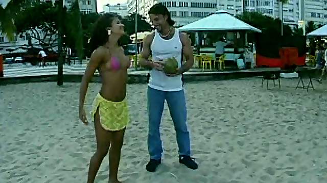 Sexy chick from the beach goes to his place for dick