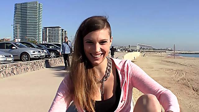 Cute slut from the beach is happy to get fucked at home