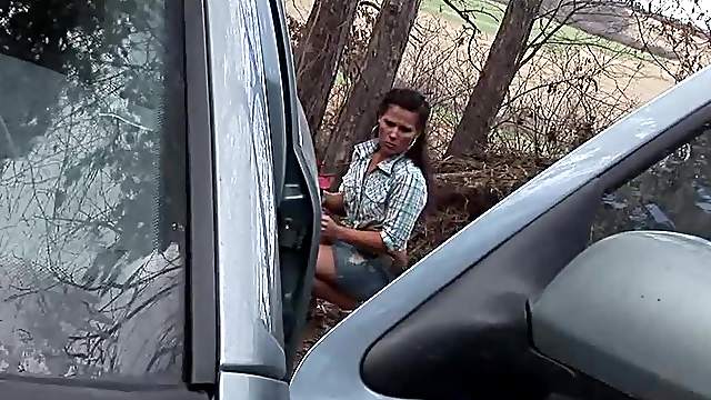 Big ass Nataly enjoying hardcore anal ravishing in car