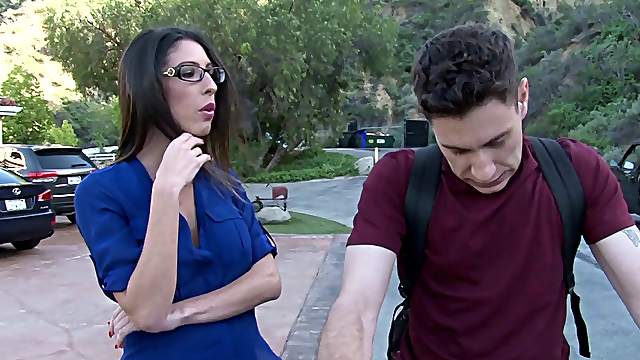 Nerdy girl with beautiful boobs rides the cock like a professional