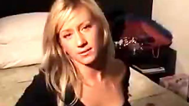 Blonde Hottie Gives A Blowjob On Her Vacation