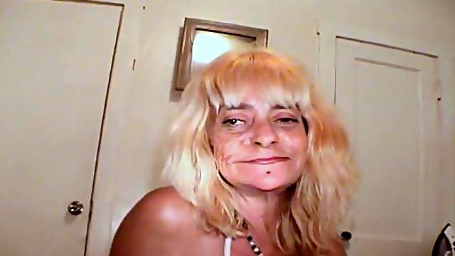One eye Patsy blows Cracker Jack