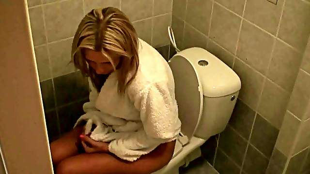 Hot Blonde Has A Great Time Getting Fucked By This Hard Cock