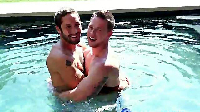 Straight Southern muscle studs Duke Campbell and Jeff Powers bareback fuck.