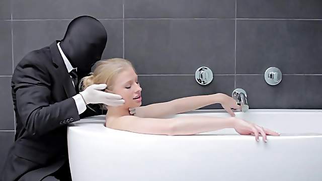 After taking bath blonde screams when ravished hardcore