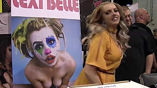 Too wild at Exxxotica chicao pornstars n freaks
