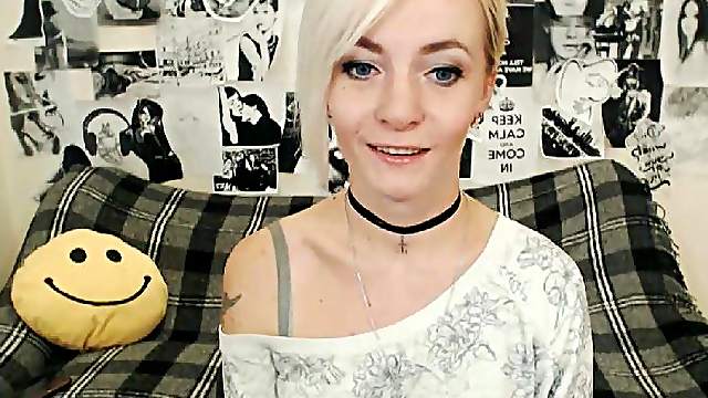 Seductive Pretty Babe Dance and Masturbate