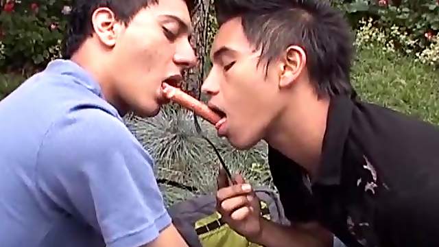 Hung Latinos Tomas and Uber Bareback