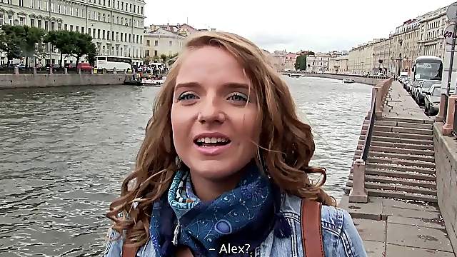 Foxy lassie enjoys having her wet pussy plugged with a big rod