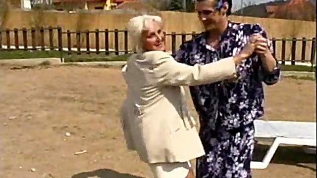 Granny yelling while her anal is smashed hardcore