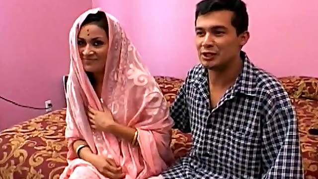 Guy share his indian wife