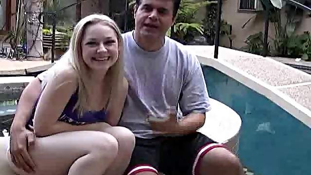 Cindy Loo giving dick blowjob then fingered superbly