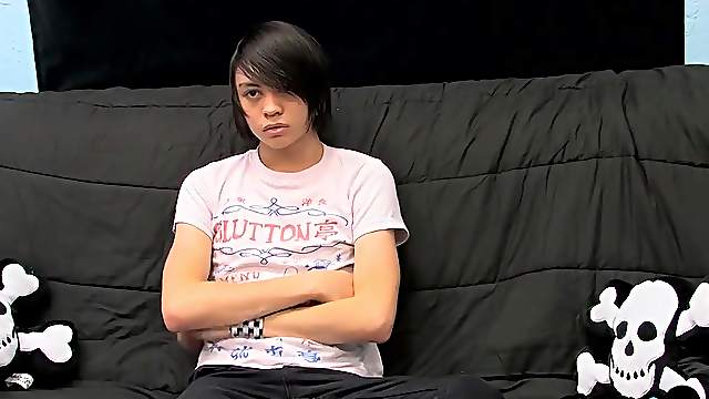 Emo twink Roxy Red enjoys a glass dildo while he wanks