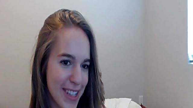 Horny Blonde Babe Fingering Pussy on Cam