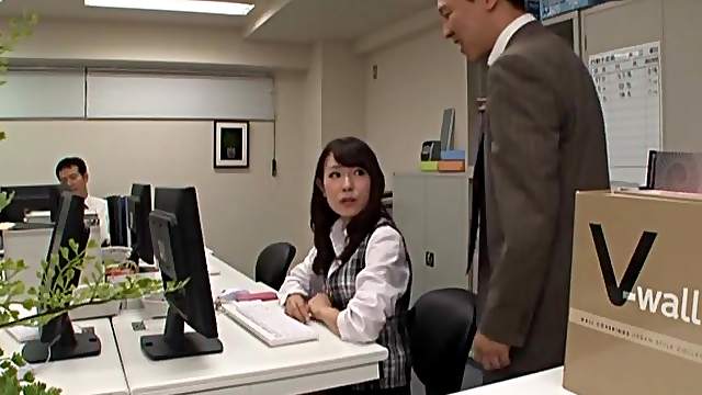 Dick craving secretary Imai Mayumi pounded hard by a hunk