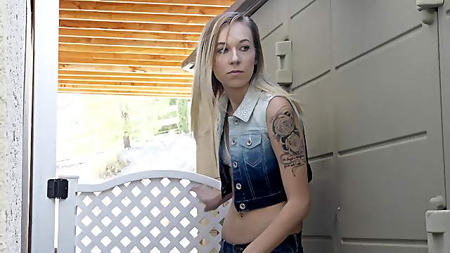 Ruining the asshole of a salacious blonde babe Jasmine Riley